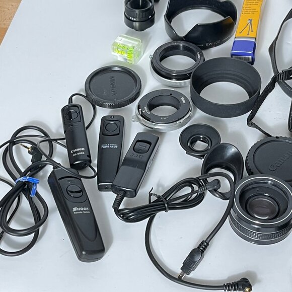 Camera & Lens Accessory Lot Misc Film Camera Accessories - Picture 9 of 15